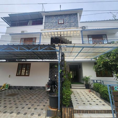 Happyhomes Homestay Thiruvananthapuram Екстер'єр фото